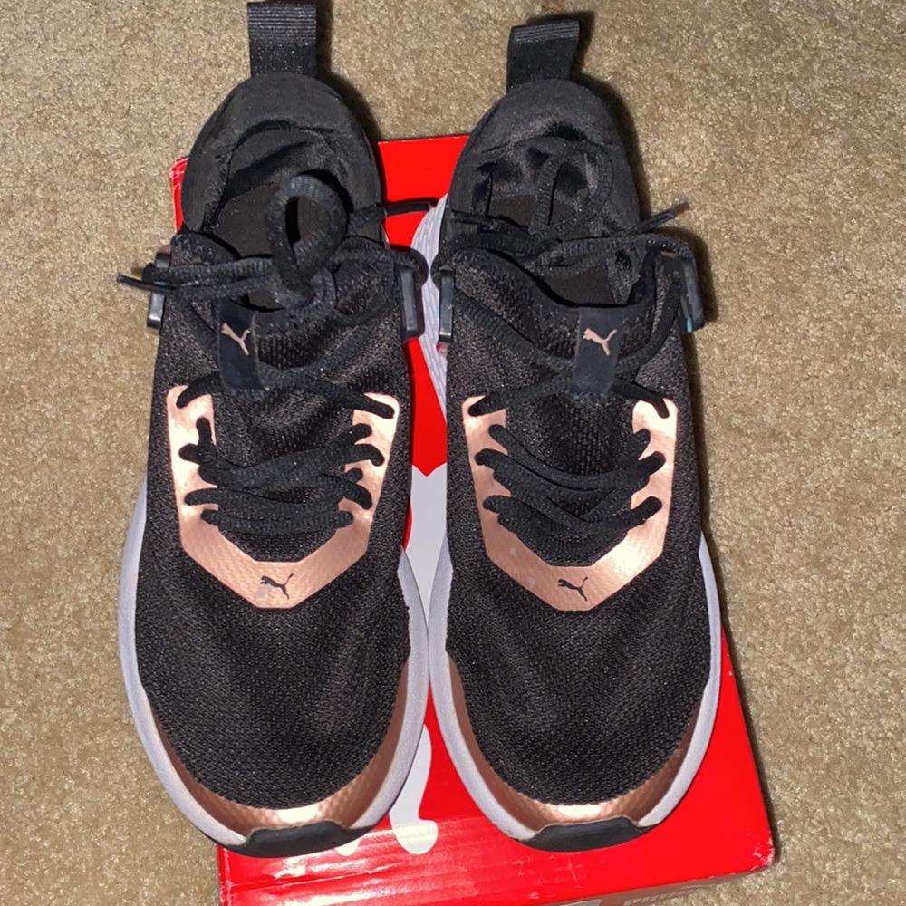 Puma Running Shoes - Picture 2 of 5